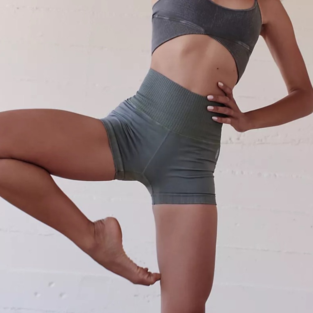 NEW COLOR 🌺free people good karma running short